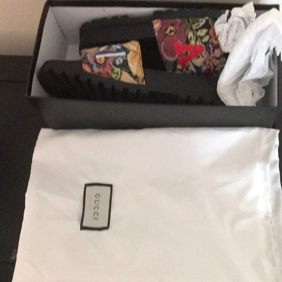 Gucci Slides - Picture 3 of 3